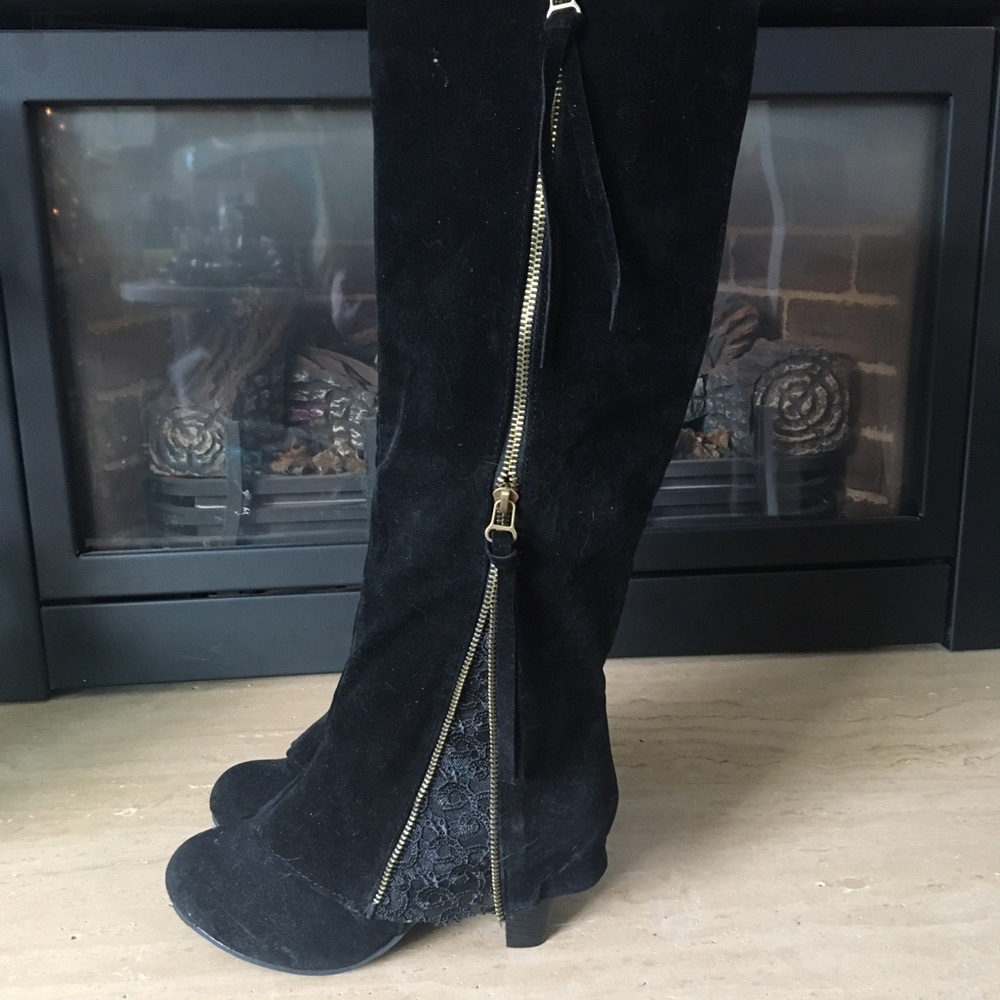 Black boots